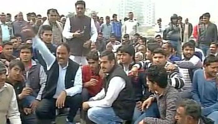 Haryana Finance Minister&#039;s house attacked​ as Jat quota stir turns violent; one person killed in police firing