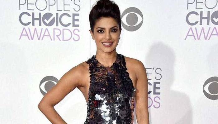 'Sun-kissed' Priyanka Chopra off to Oscars!