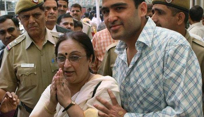 Nitish Katara&#039;s mother fears for her life, opposes Vikas Yadav&#039;s parole 