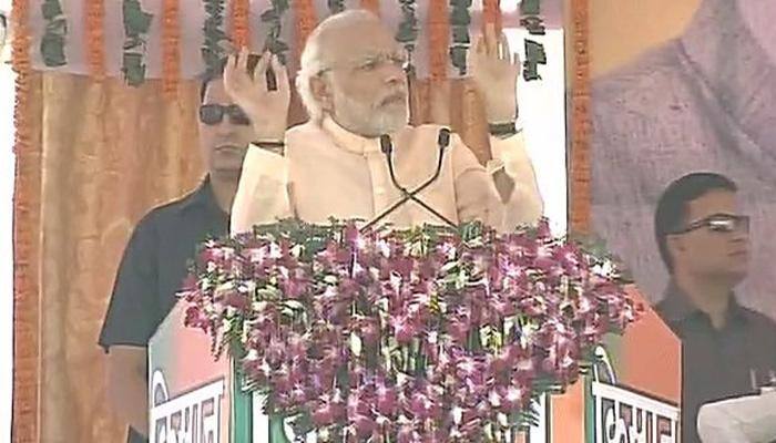 PM Modi remembers famous Bareilly &#039;jhumka&#039;, wishes to double farmers&#039; income by 2022