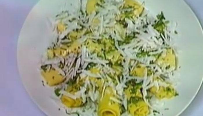 Recipe: How to make 'Khandvi' at home—Watch