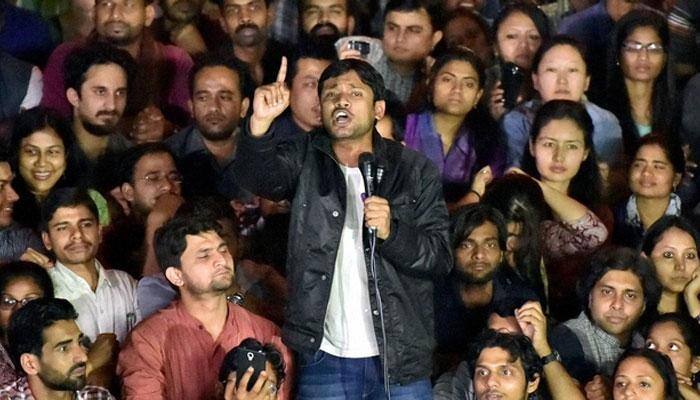 Worried about his safety, JNU students become Kanhaiya Kumar&#039;s &#039;bodyguard&#039;