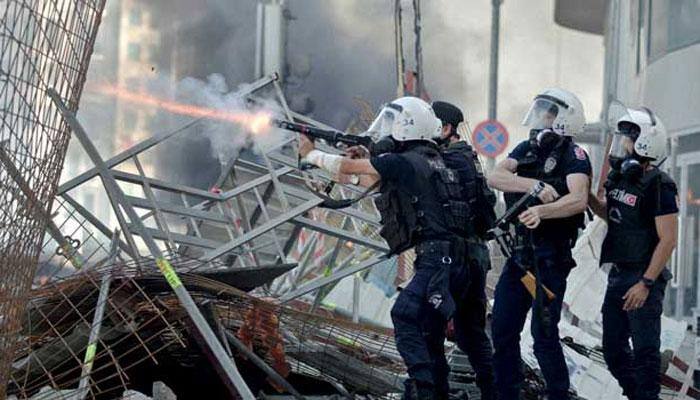 Turkey police raid press office in Istanbul 