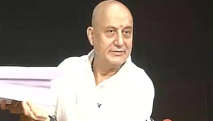 Anupam Kher&#039;s fiery speech condemning anti-national slogans, Afzal Guru event in JNU goes viral - Watch!