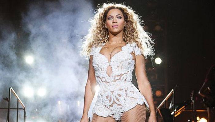 Beyonce Knowles covers Whitney Houston's 'I Will Always Love You'