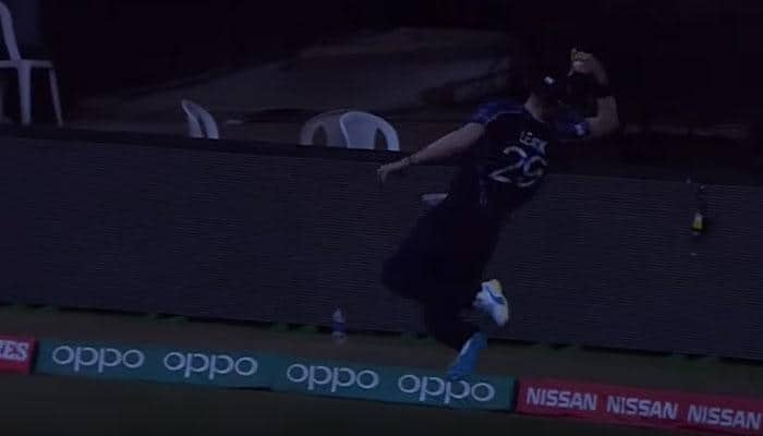 MUST WATCH VIDEO: Scotland&#039;s Michael Leask takes unbelievable catch at long-off against Zimbabwe