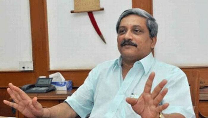  Foreign defence vendors&#039; contracts to be cut in 2 years: Manohar Parrikar 