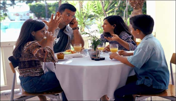 Parents! Stop using smartphone at dinner table