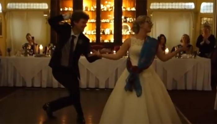 Bollywood smitten! This UK couple dance to 'London Thumakda' at reception – Watch video