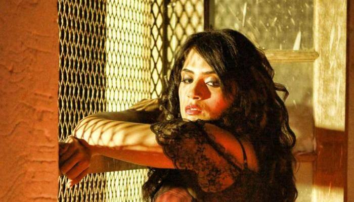 Richa Chadha shares selfie from 'Cabaret' diaries!