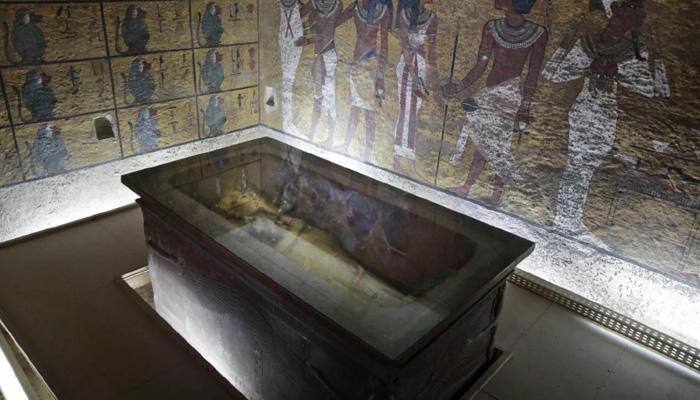 Tutankhamun&#039;s tomb &#039;most likely&#039; has &#039;hidden chambers&#039;!
