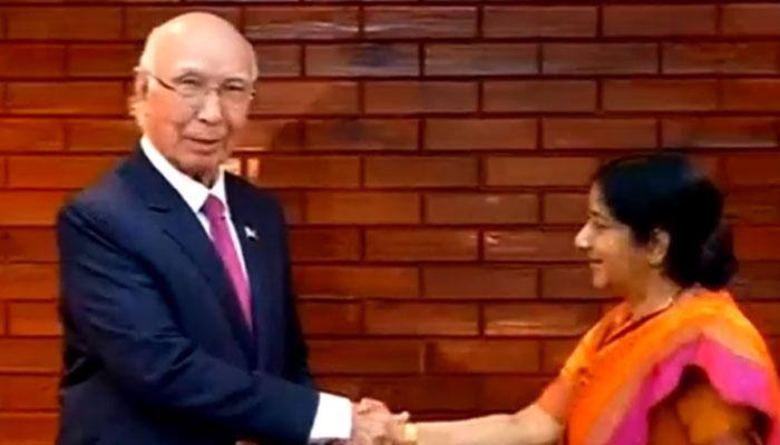 Pathankot attack: Pak team to visit India on March 27, informs Sushma Swaraj after meeting Sartaj Aziz