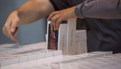 FBI close to unlocking San Bernardino attacker''s iPhone without Apple