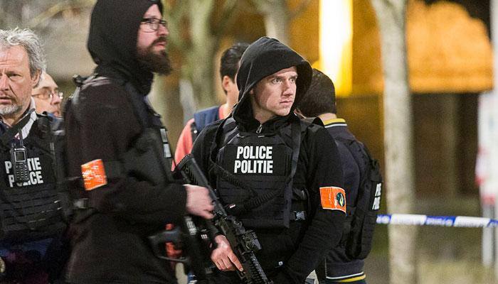 Hunt on for Islamic State jihadists as Belgium mourns death of 35 killed in deadly suicide bombings