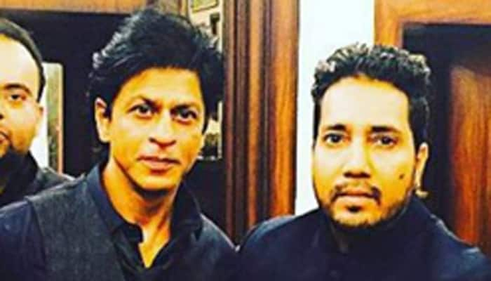 Shah Rukh Khan adds more charm to Mika Singh&#039;s &#039;Billo&#039; at Karim Morani&#039;s birthday—Watch video!