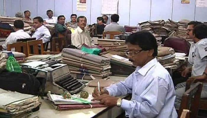 Holi gift for central govt employees: Dearness allowance hiked by 6% to 125%