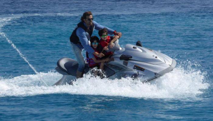 Papa Hrithik Roshan wishes son Hrehaan a 'Happy Birthday' on Twitter—See pic!