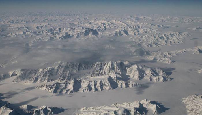 This is how Greenland&#039;s ice sheet looks from 40,000 feet!