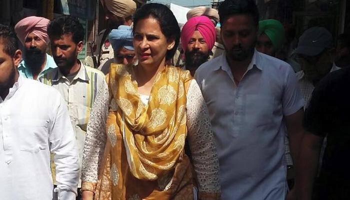 It&#039;s not April Fools&#039; joke. Navjot Singh Sidhu’s wife has quit BJP