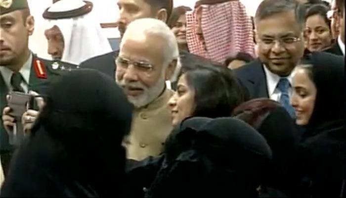 Modi in Saudi Arabia: Women professionals throng PM to take selfie with him - Watch