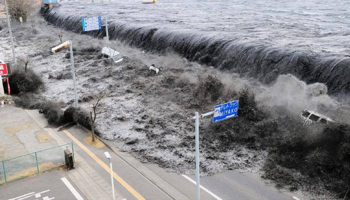 Tsunami alert issued after large quake hits off Vanuatu