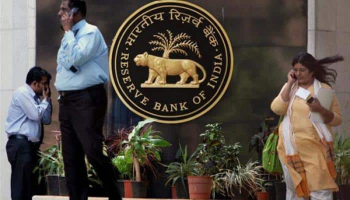 RBI monetary policy review today: Raghuram Rajan likely to cut interest rate by 0.5%