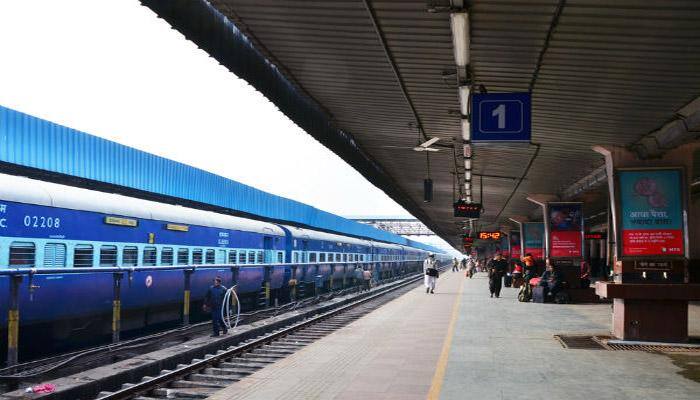 Gatiman Express runs slow in booking passengers