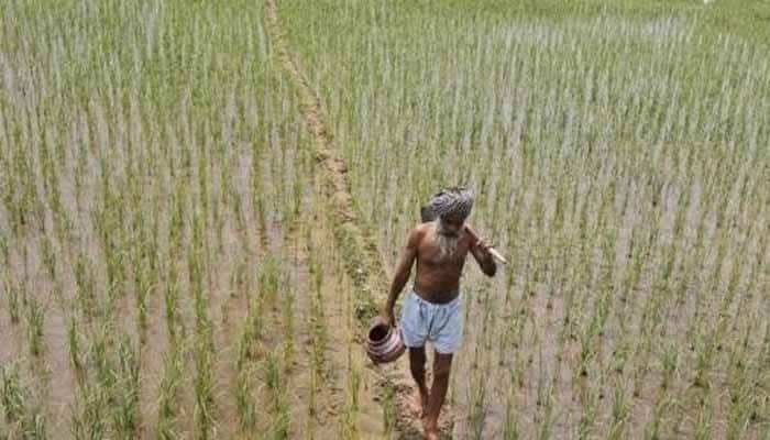 RBI sees 7.6% growth in FY17 on favourable monsoon