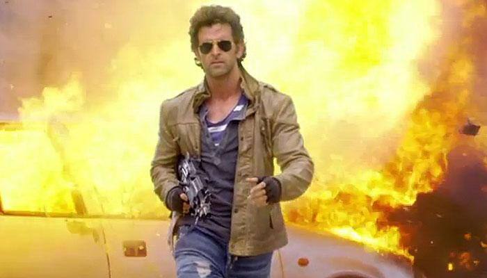 Did Hrithik Roshan really snatch the photographer's camera? Find out