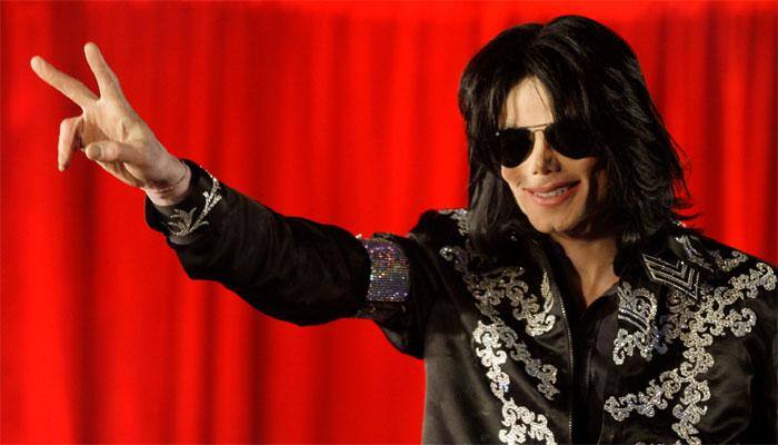 Aaron Carter has Michael Jackson&#039;s iconic jacket, glove