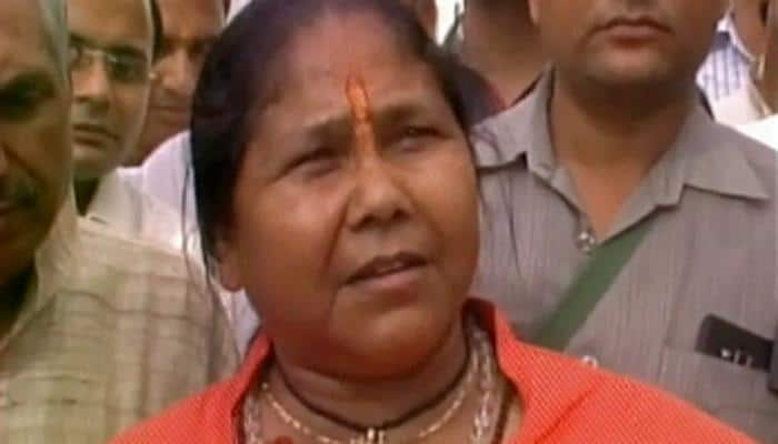 Union Minister Sadhvi Niranjan Jyoti has no idea about NIA officer&#039;s murder: Watch video