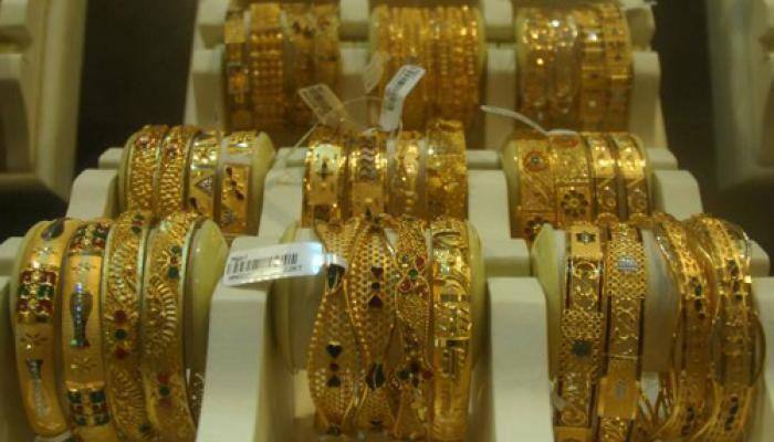 Gold futures fall 0.27% on profit-booking