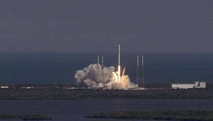 SpaceX launches inflatable space habitat to ISS