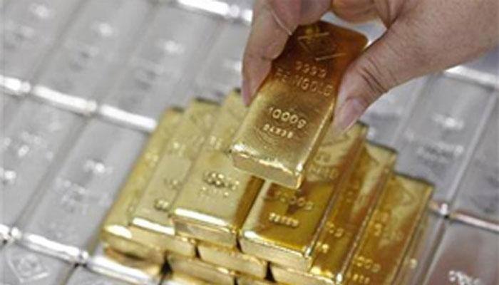 Investors pull out Rs 903 crore from gold ETFs in FY16