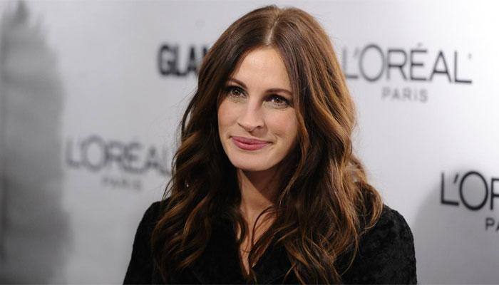 Foster 'couldn't believe' casting Julia Roberts for her film