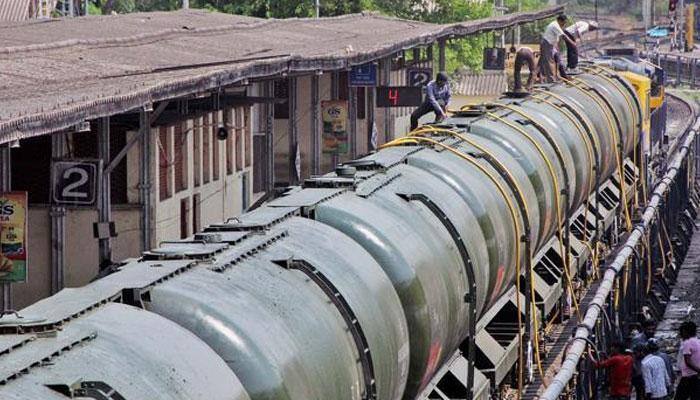 'Water train' leaves Miraj for drought-hit Latur in Maharashtra