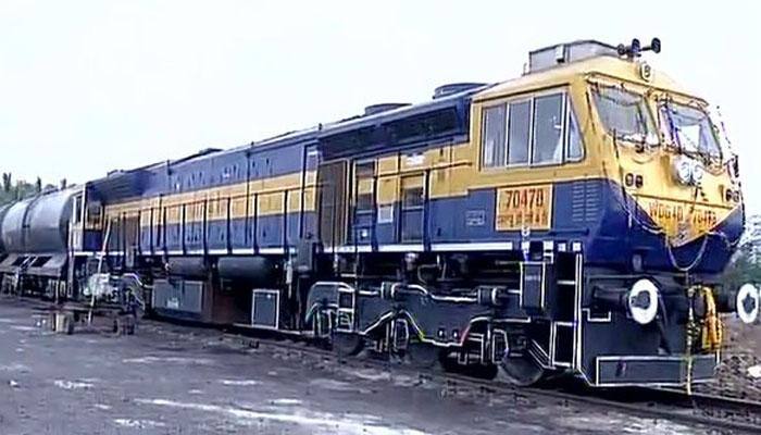 'Late' running train with five lakh litres of drinking water reaches Latur, scramble for 'credit' begins