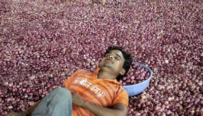 Onion prices leave farmers in tears; crash to 30 paise per KG