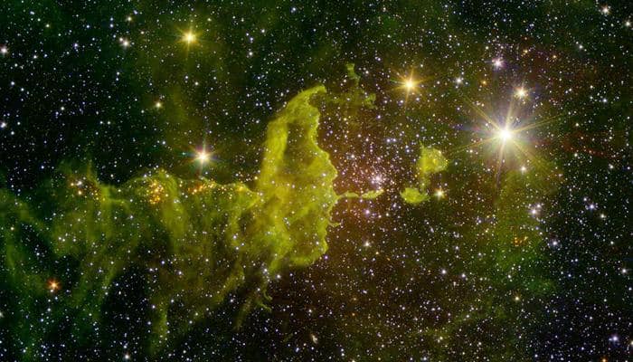&#039;The Spider&#039; nebula watches over young stars