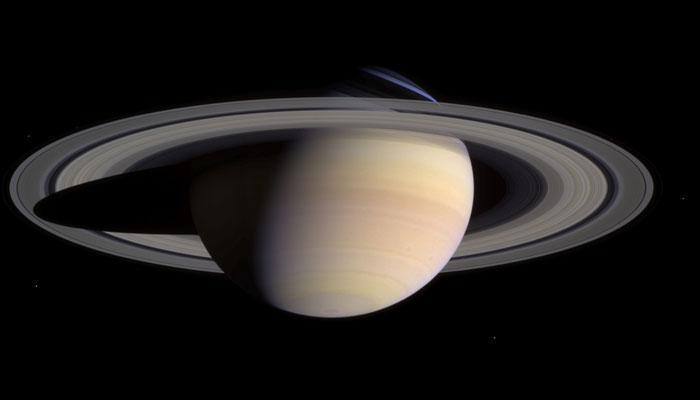 NASA's Saturn probe detects interstellar dust for first time