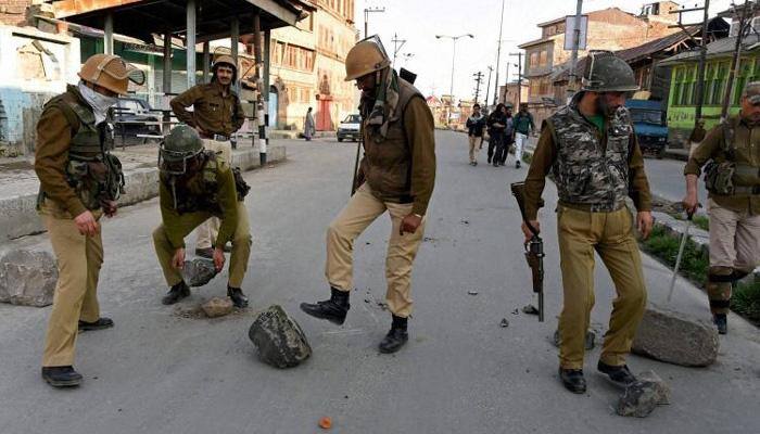 Handwara unrest: HC questions police on &#039;detention&#039; of girl, kin; Centre sends more forces, asks J&amp;K govt to ensure no loss of lives