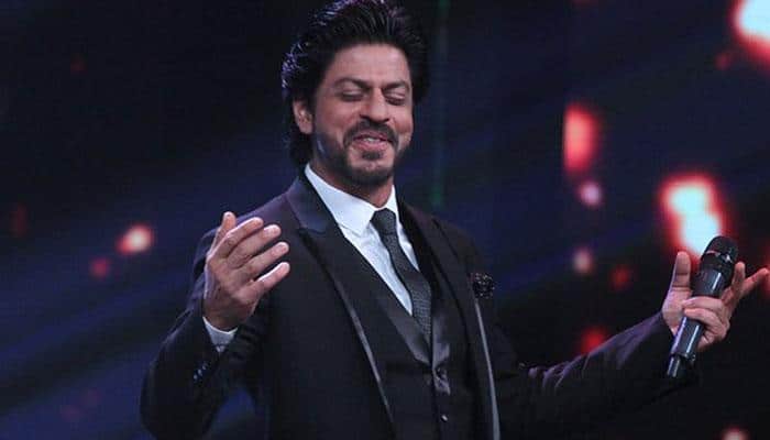 When Shah Rukh Khan taught ‘Sa Re Ga Ma Pa 2016’ contestant Abhigyan Das how to romance - Watch