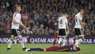 La Liga 2015-16: Shell-shocked FC Barcelona level with Atletico Madrid after another defeat