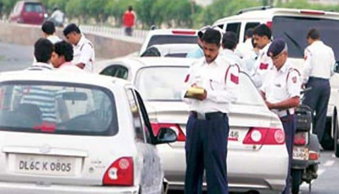 Delhi Traffic cops sexually assault a man after he refused to pay bribe, 3 arrested