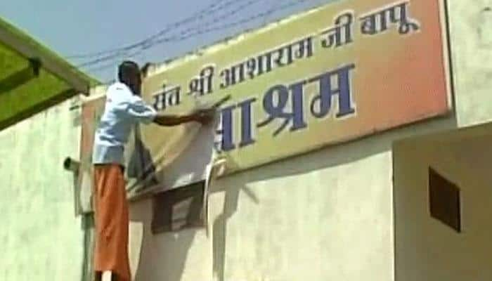 Nirmohi Akhara saints ransack Asaram&#039;s ashram in Ujjain