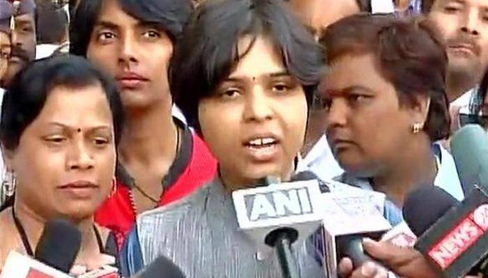 Trupti Desai unfazed by Shiv Sena leader's `slippers threat`, says will enter Haji Ali Dargah on April 28