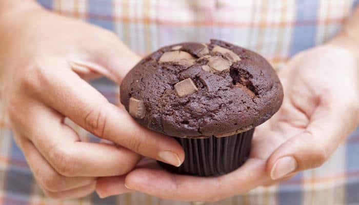 Sanjeev Kapoor shares the recipe of drool-worthy &#039;Chocolate Cupcakes&#039; – Watch