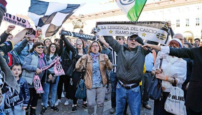 Juventus win fifth successive Serie A title after Napoli lose to Roma