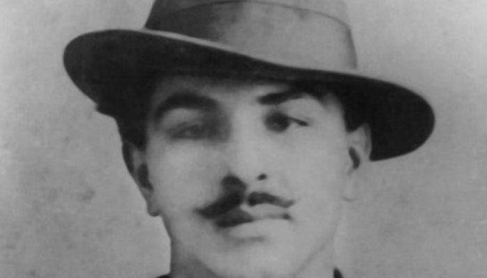 Bhagat Singh referred as terrorist in DU textbook: Smriti Irani calls it 'academic murder'
