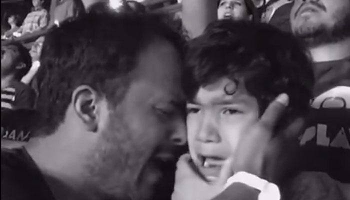 MUST WATCH: Autistic kid weeps with joy at Coldplay concert - This will move you to tears